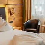 Kraeuterhotel Hochzillertal מלון