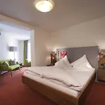 Kraeuterhotel Hochzillertal Отель
