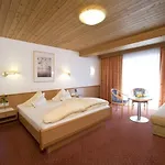 מלון Kraeuterhotel Hochzillertal 4*