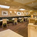 Kraeuterhotel Hochzillertal 4* Кальтенбах