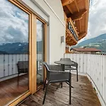 Ξενοδοχείο Kraeuterhotel Hochzillertal 4*