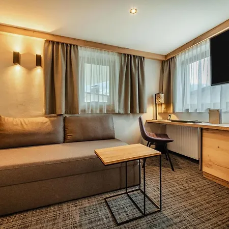 Kraeuterhotel Hochzillertal 4*