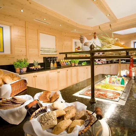 Hotel Kraeuterhotel Hochzillertal 4*