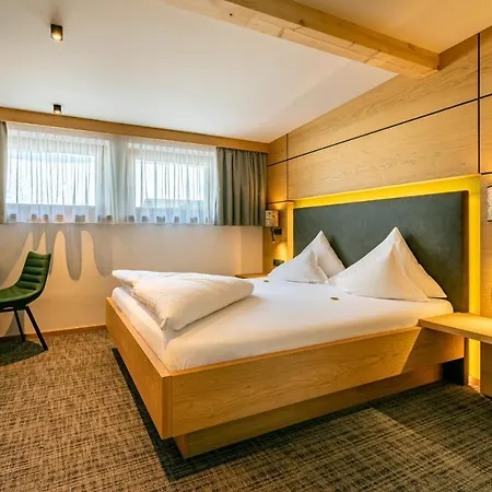 Hotel Kraeuterhotel Hochzillertal 4*