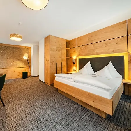 Hotel Kraeuterhotel Hochzillertal