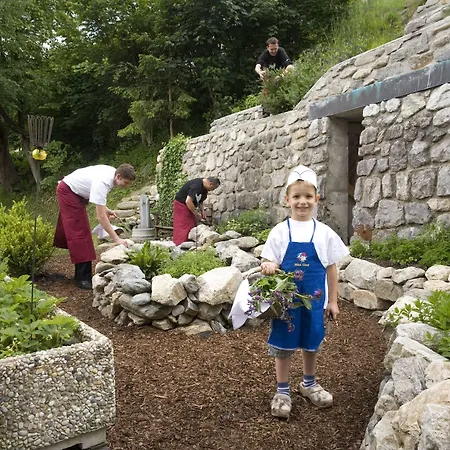 Kraeuterhotel Hochzillertal 4*