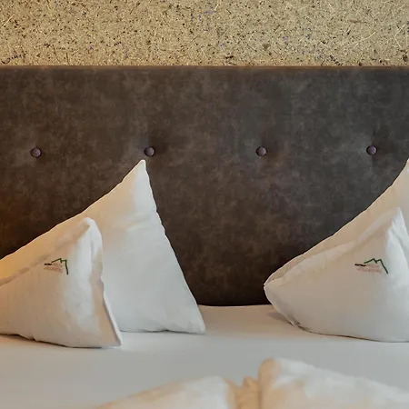 ホテル Kraeuterhotel Hochzillertal 4*