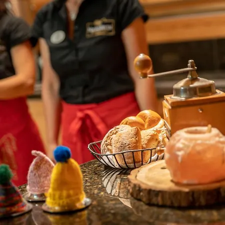 Kraeuterhotel Hochzillertal 호텔