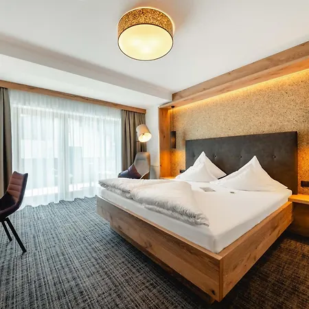 Hotell Kraeuterhotel Hochzillertal Kaltenbach