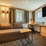 Kraeuterhotel Hochzillertal 4*