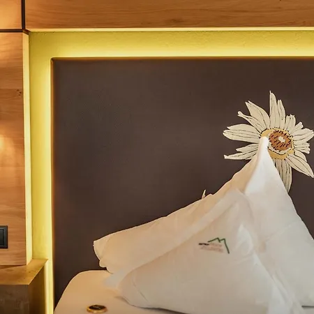 Kraeuterhotel Hochzillertal Otel 4*