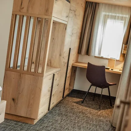 Kraeuterhotel Hochzillertal Otel 4*