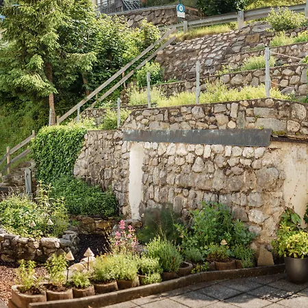 Otel Kraeuterhotel Hochzillertal 4*