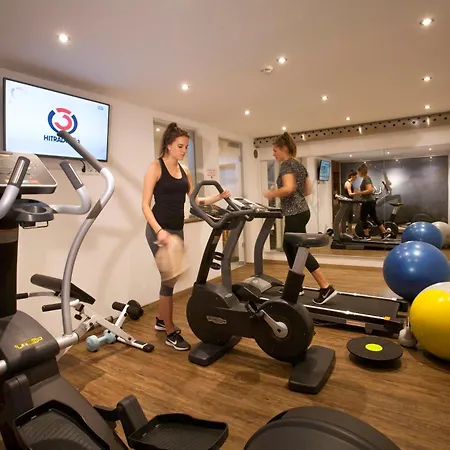 Otel Kraeuterhotel Hochzillertal